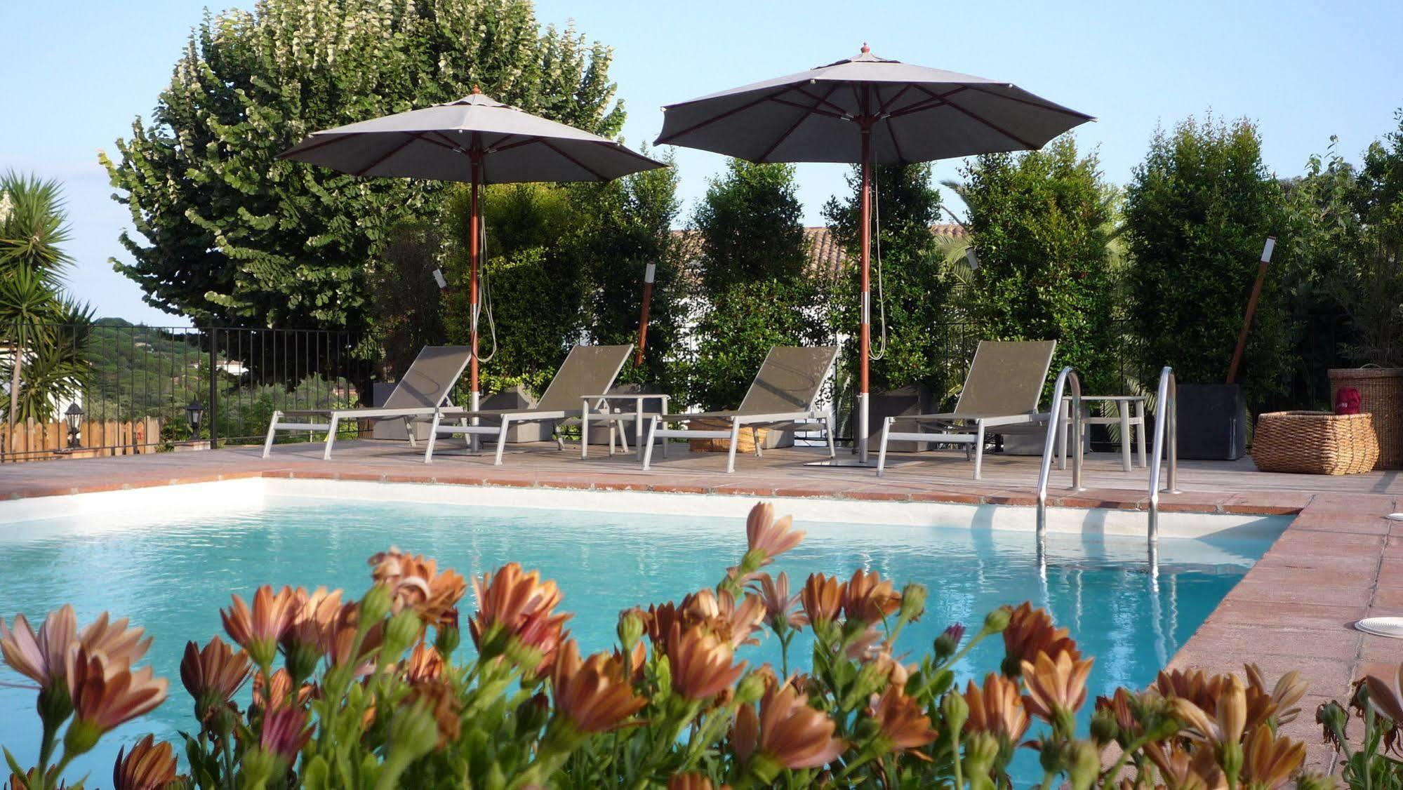 Mas De Baix Hotel Cabrils Exterior photo